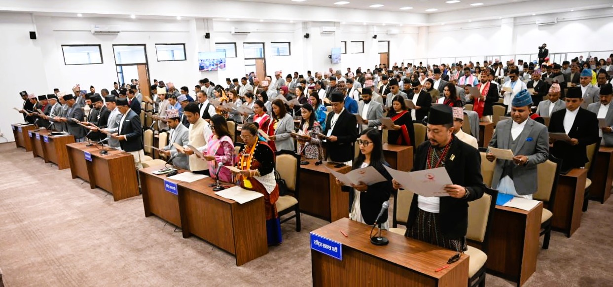 नवनिर्वाचित सांसदहरूद्वारा शपथ ग्रहण