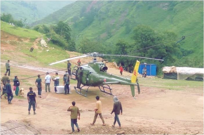 बारेकोटका पहिरो प्रभावितको गुनासोः हेलिकप्टर आयो, तर राहत आएन