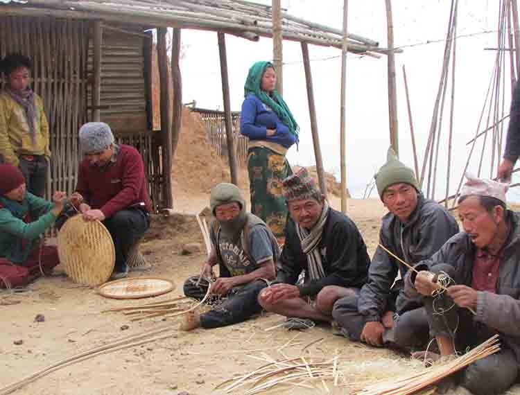 नाङ्लो बुनेर जिविको धानिएको गाउँ