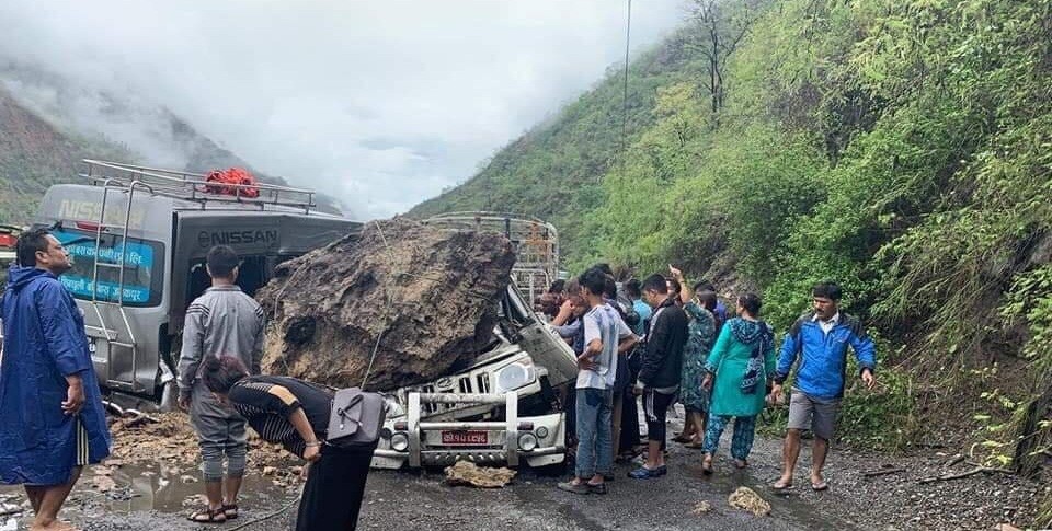 बाढीपहिरोमा मृत्यु हुनेको सङ्ख्या ३७ पुग्यो