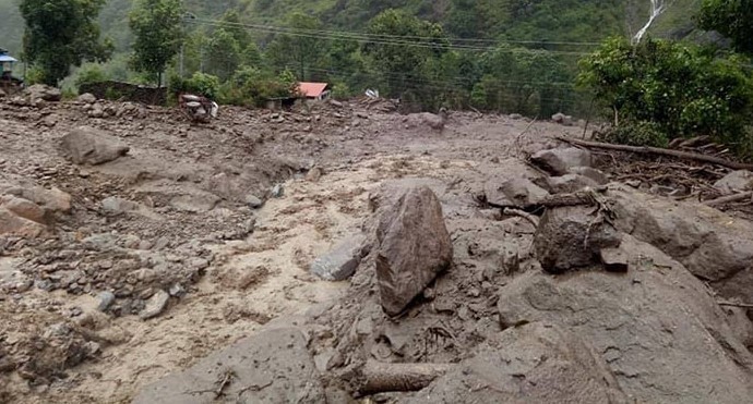 लमजुङको दोर्दी खोलाले बगाएर ५ जनाको मृत्यु ६ वेपत्ता