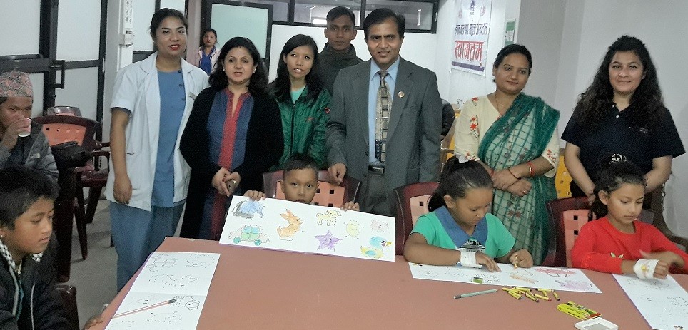 बाल अधिकार दिवसका अवसरमा इशान अस्पतालमा चित्रकला प्रतियोगिता