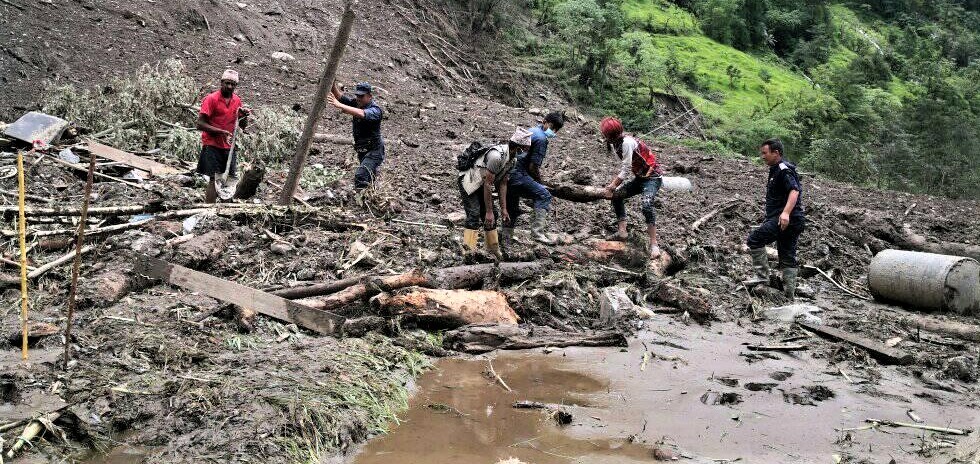 पहिरोमा परेर बाजुरामा एक बालकको मृत्यु