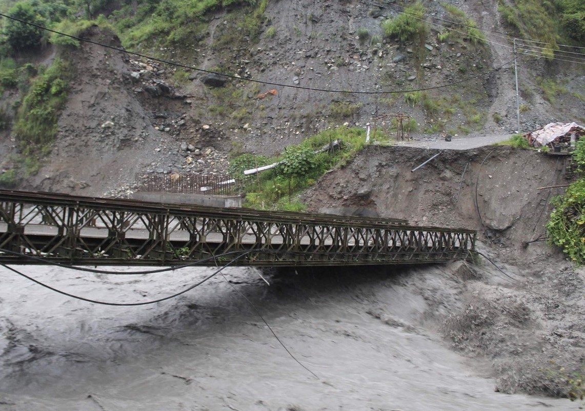 जोखिम टार्ने पुलहरू नै उच्च जोखिममा