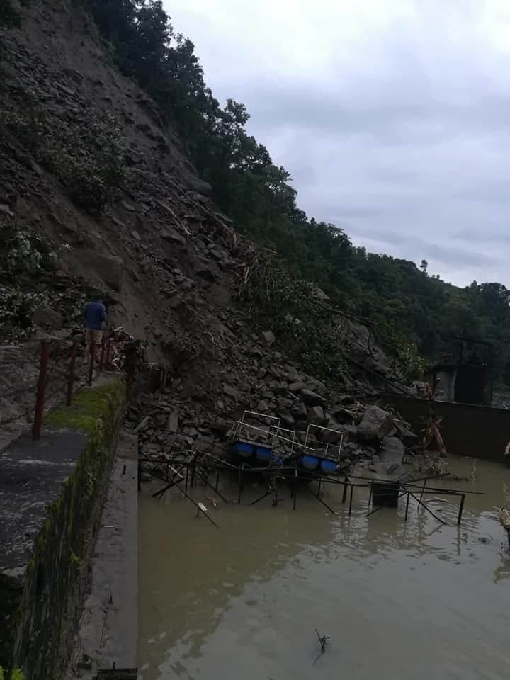 जलविद्युत् आयोजनामा पहिरो, मानव बस्ती समेत जोखिममा