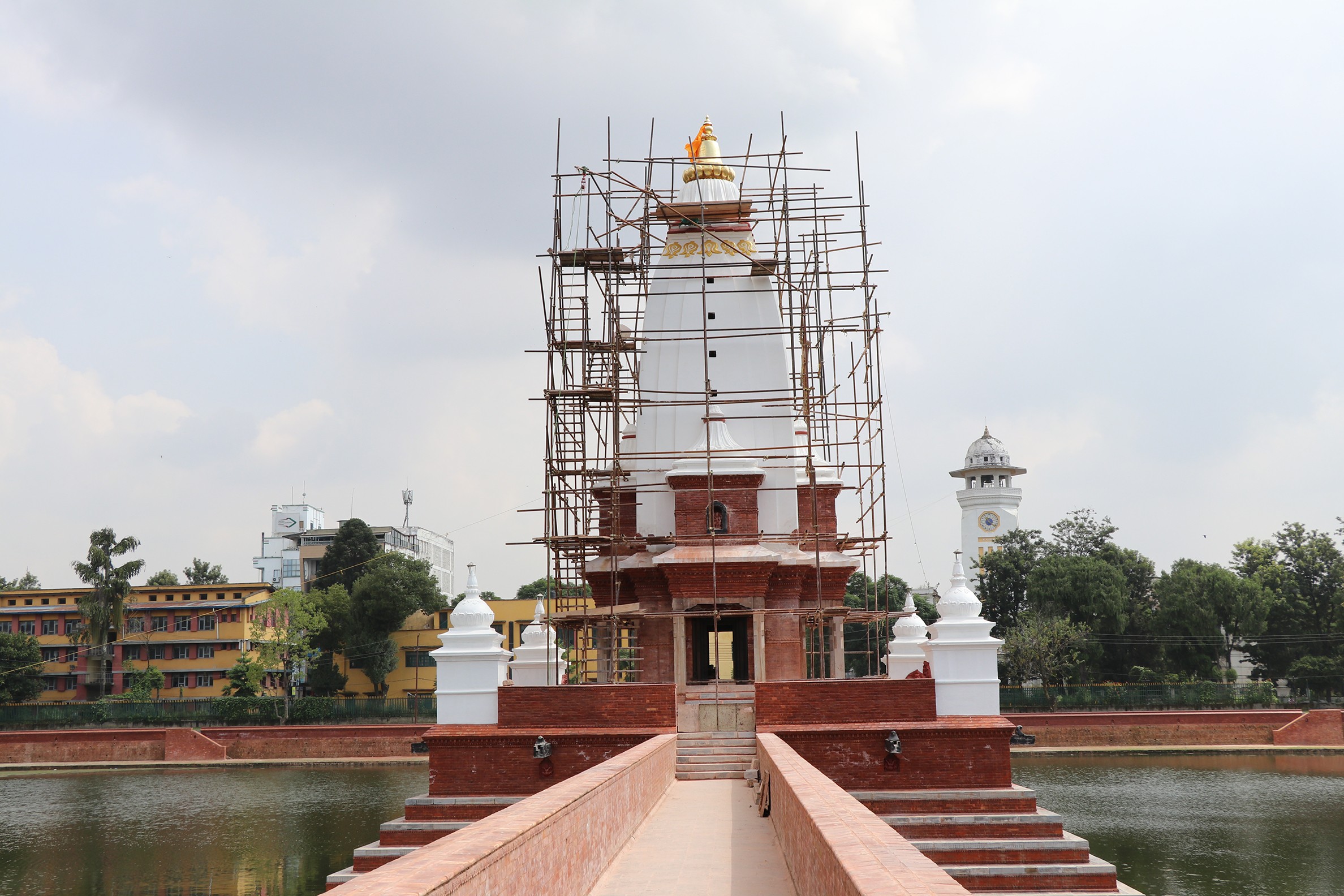 रानीपोखरीको मन्दिरमा प्रतिस्थापन गरियो गजुर