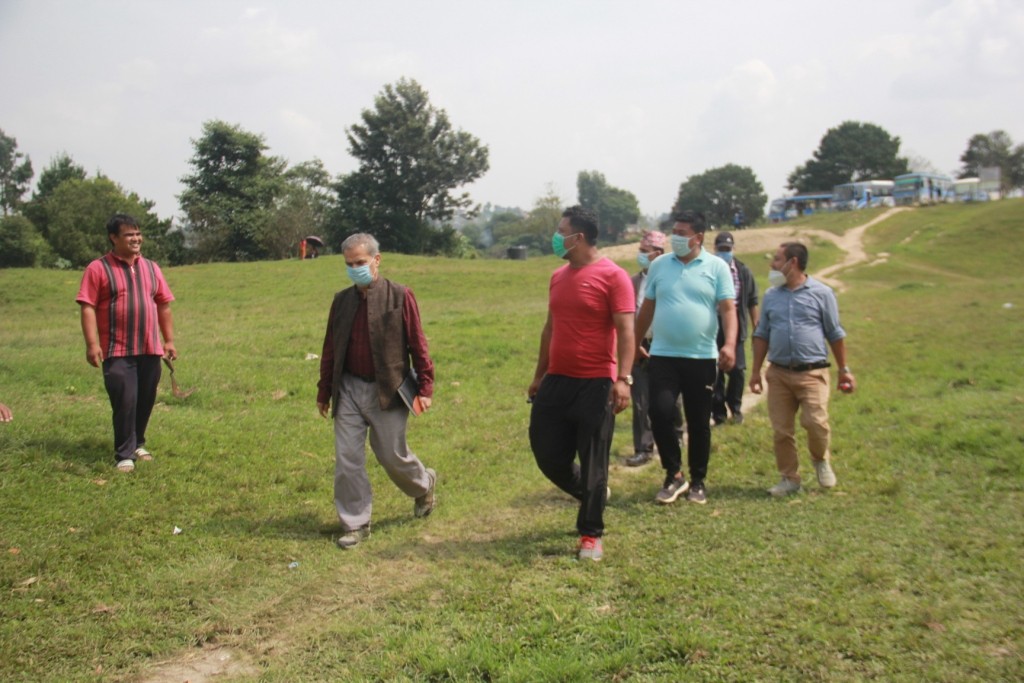 द्रुत मार्ग विवादको चुरो खोज्दै योजना आयोगका उपाध्यक्ष स्थलगत निरीक्षणमा