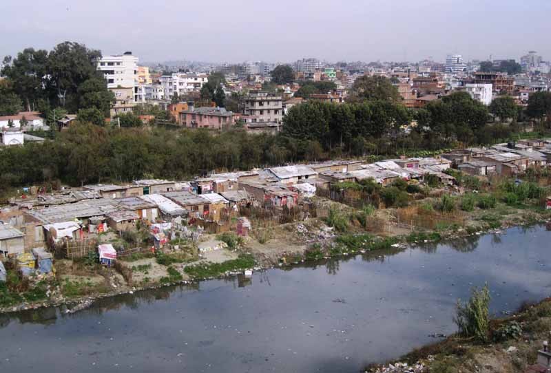 जग्गा बाँडेको बाँड्यै, सुकुम्बासी बढेको बढ्यै