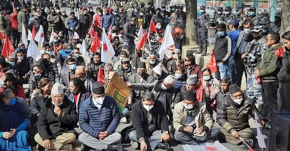 पार्टीको आधिकारिकता दाबी गर्ने प्रचण्ड-नेपाल समूहको निर्णय