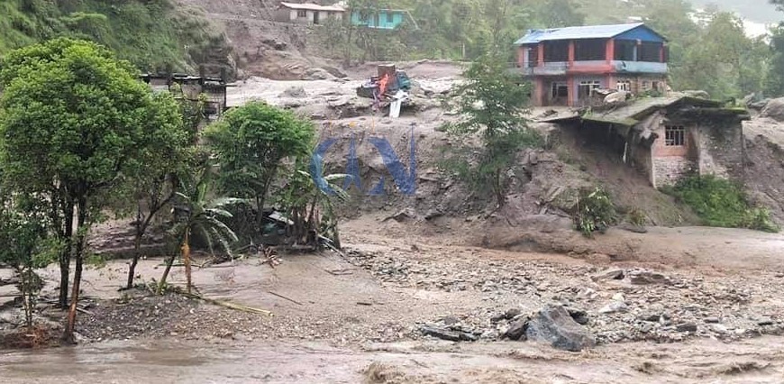 बाढी पहिरोबाट पूर्ण क्षति भएका घर सरकारले बनाइदिने