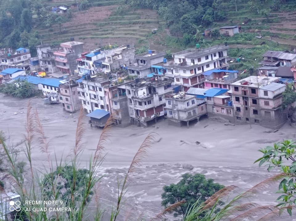 मेलम्चीमा भिषण बाढी-पहिरोः आसपासका बस्ती बगायो, ठूलो क्षति