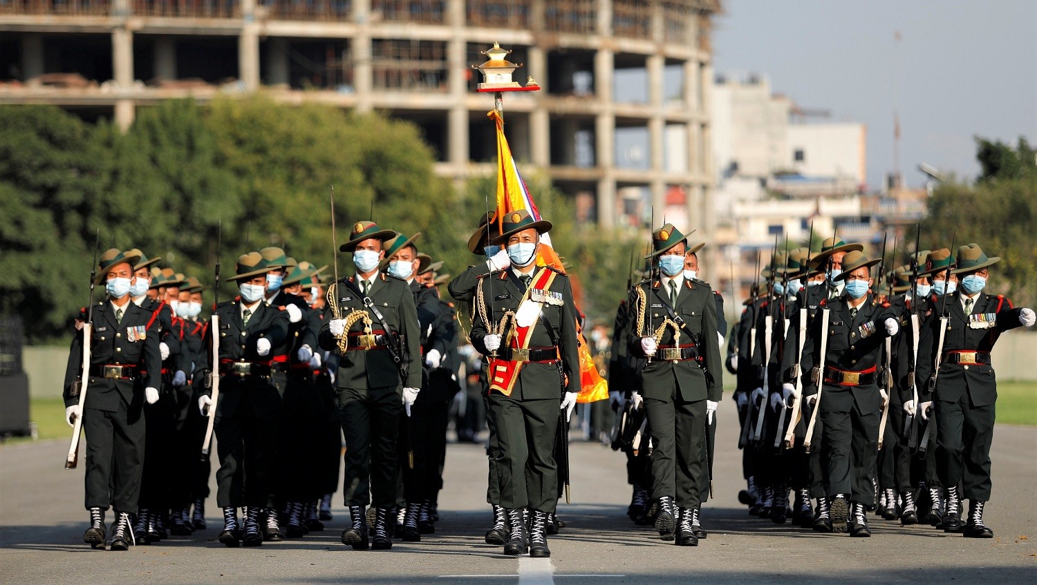 नेपाली सेनाद्वारा फूलपाती बढाइँ(फोटो फिचर)