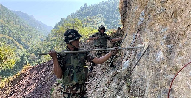 सुलिचौर-अरेश-प्यूठान सडकखण्ड सञ्चालनका लागि नेपाली सेना परिचालित