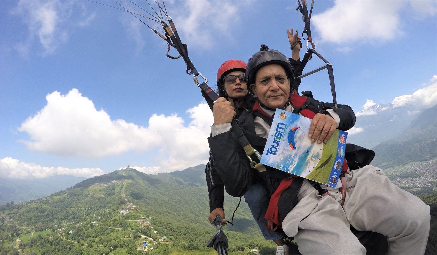 पोखराबाट प्याराग्लाइडिङ नहटाउनका लागि पहल गर्ने पर्यटनमन्त्रीको प्रतिबद्धता