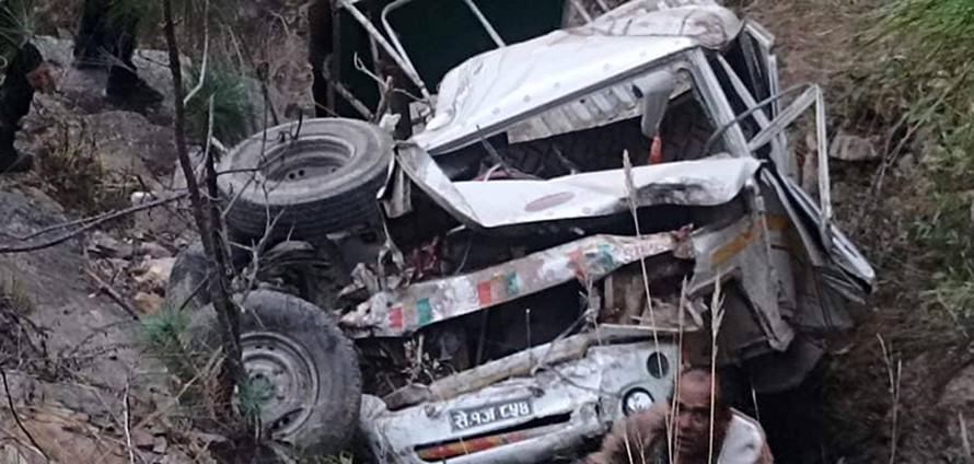 बैतडीमा जिप दुर्घटना हुँदा चार जना प्रहरीको मृत्यु,  नौ जना घाइते 