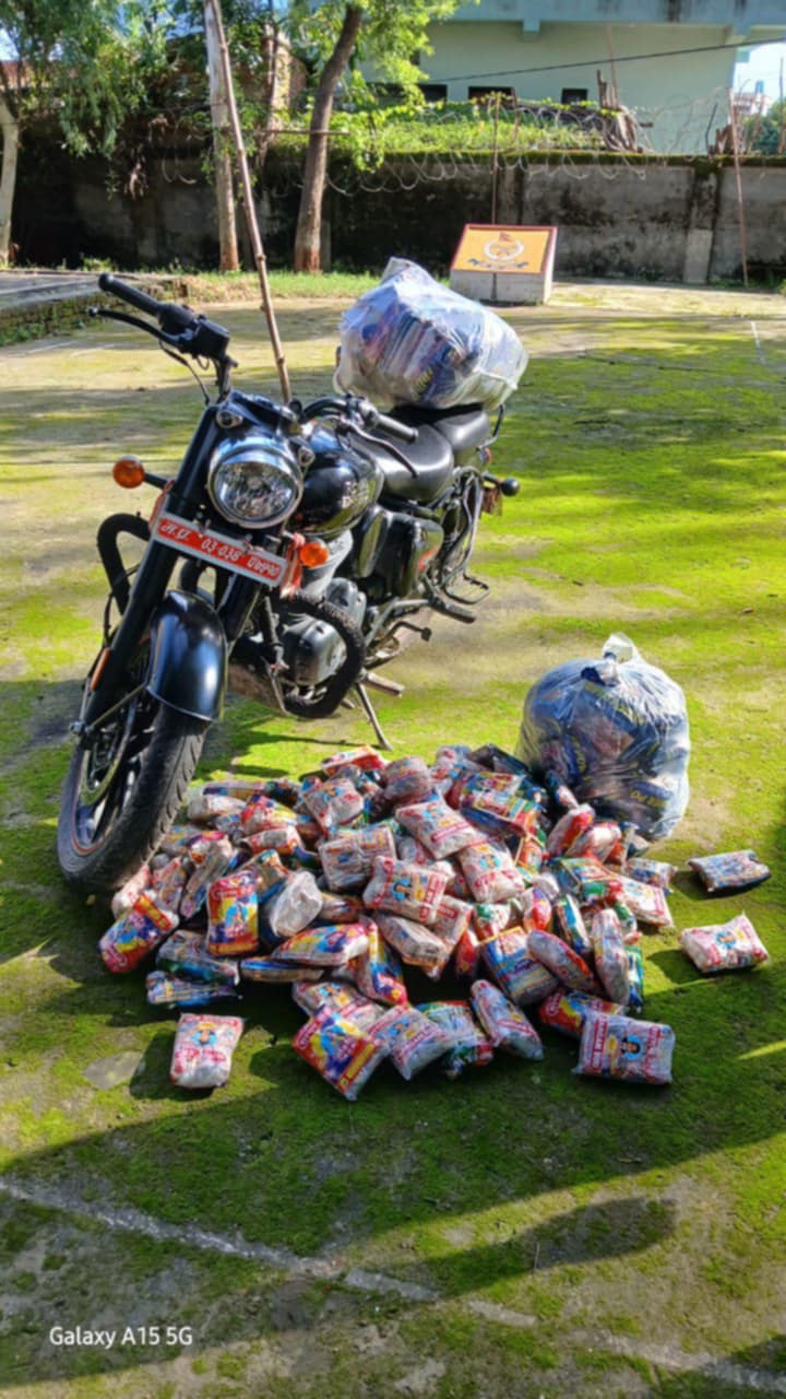 कैलालीको घाट ईलाकाबाट बेवारिसे अवस्थामा रहेको सुर्तीजन्य पदार्थसहित मोटरसाईकल नियन्त्रणमा 