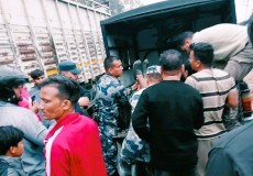 पूर्वी नवलपरासीमा बस, ट्रक र बलेरो गाडी एक आपसमा ठोकिँदा ९ जना घाइते