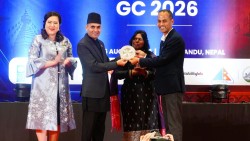 अकोराबका अध्यक्ष अर्जुन गिरीलाई रेडियो क्षेत्रको ‘लाइफ टाइम एचिभमेन्ट’ अवार्ड प्रदान