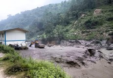 बाढीपछि रसुवामा १८ जना सम्पर्कविहीन, खोजी हुँदै  