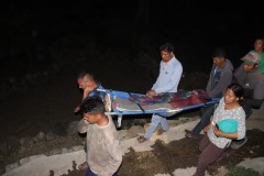 च्याप्नेगाडको भिरालो बाटोमै महिला सुत्केरी, आमा र शिशुको सफल उद्धार 