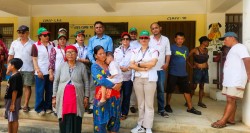 हेल्पिङ फाउण्डेशन र कौशलटार सहकारीद्वारा बाढी प्रभावितलाई राहत वितरण  