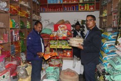 सल्यानको खलङ्गा र श्रीनगर बजारमा अनुगमन, म्याद गुज्रेका खाद्य वस्तु फेला