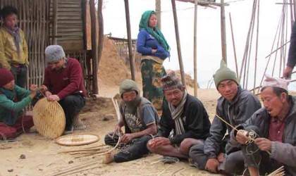 नाङ्लो बुनेर जिविको धानिएको गाउँ
