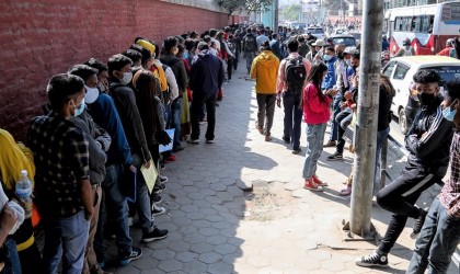 राहदानी लिनेको सङ्ख्या बढ्यो, भीड व्यवस्थापनमा कम्जोरी