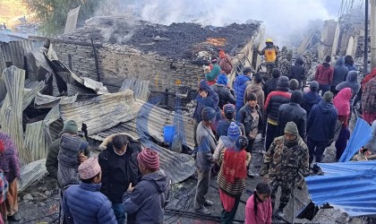 मुगुको गमगढीमा आगलागी हुँदा २१ घर नष्ट