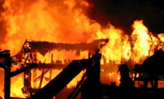 बाँकेको डुडुवामा चट्याङबाट आगलागी हुँदा ३९ घर जलेर नष्ट