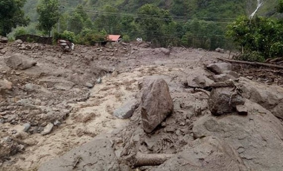 गाैरीकुण्ड पहिरोमा हराइरहेका ११ जना नेपाली मध्ये एकै परिवारका ७ जना