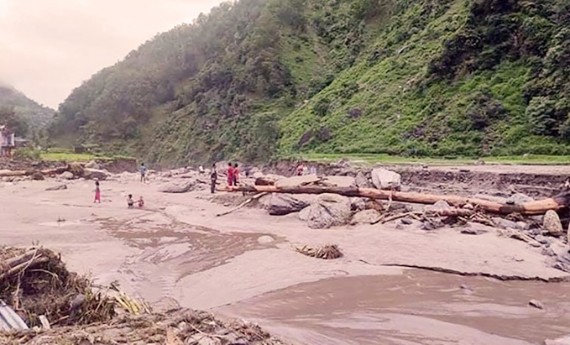 बाढीमा मृत्यु हुनेको संख्या १२ पुग्यो, ४२ जना बेपत्ता