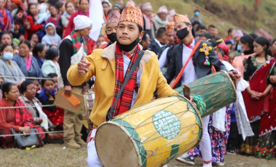 ताप्लेजुङमा इन्द्रेणी बन्यो  ल्होसार (तस्बिरहरू)