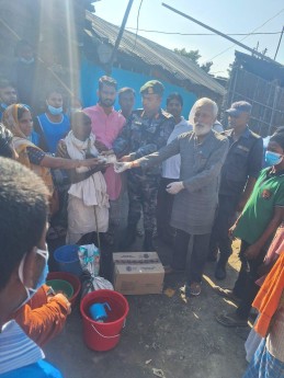 झाडापखाला पीडित परिवारलाई सशस्त्र प्रहरी बलद्वारा सहयोग रकम हस्तान्तरण  