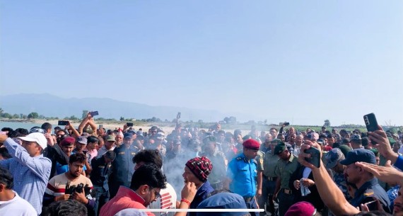 राष्ट्रिय सम्मानका साथ महाकाली नदी किनारमा बिपिन जोशीको अन्त्येष्टि