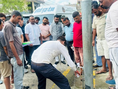 हैजा फैलिएको वीरगञ्ज क्षेत्रमा पानी परीक्षण सुरु 