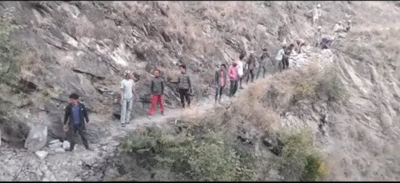 देउसी भैलोबाट सङ्कलित रकमले हुम्लाका कल्खे गाउँमा बाटो मर्मत