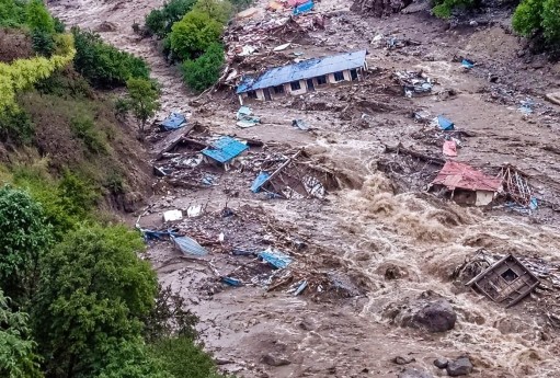 हुम्लाको नेप्का गाउँमा बाढीले विद्यालय भवनसहित गोठ र भेडाबाख्रा बगायो