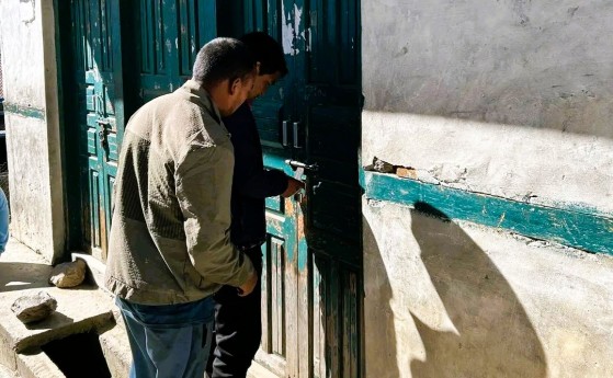 टिकटको भागबण्डापछि हुम्लामा निजी एयरलाइन्सको कार्यालयमा लगाइएको ताला खुल्यो