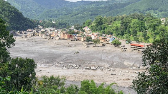 रसुवा र नुवाकोटका बाढी प्रभावित विद्यालयमा अस्थायी सिकाइ केन्द्र स्थापना