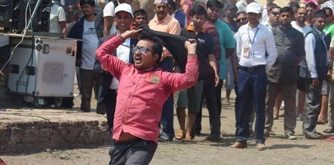 प्रधानमन्त्रीको प्रश्न'प्रहरी कहाँ छ, कालो झण्डा देखाइसक्यो'