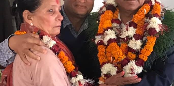 प्रचण्ड र श्रीमति सीता दाहालले उत्सबका रुपमा ५०औं बर्षगाठको मनाउँदै