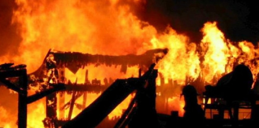 बाँकेको डुडुवामा चट्याङबाट आगलागी हुँदा ३९ घर जलेर नष्ट