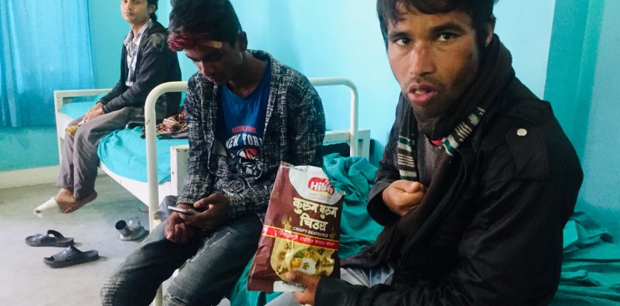 'लकडाउन'मा घर हिंडेका कामदार,जीप दुर्घटनापछि अस्पतालमा अलपत्र