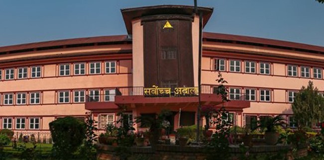 राष्ट्रपति र प्रधानमन्त्रीविरुद्ध परेका रिटमा संवैधानिक इजलासमा छलफल हुँदै
