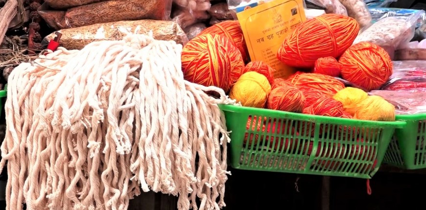 विदेशी जनै र राखी नेपाली बजारमा हावी