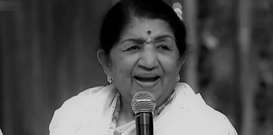 सुप्रसिद्ध गायिका लता मङ्गेशकरको निधन