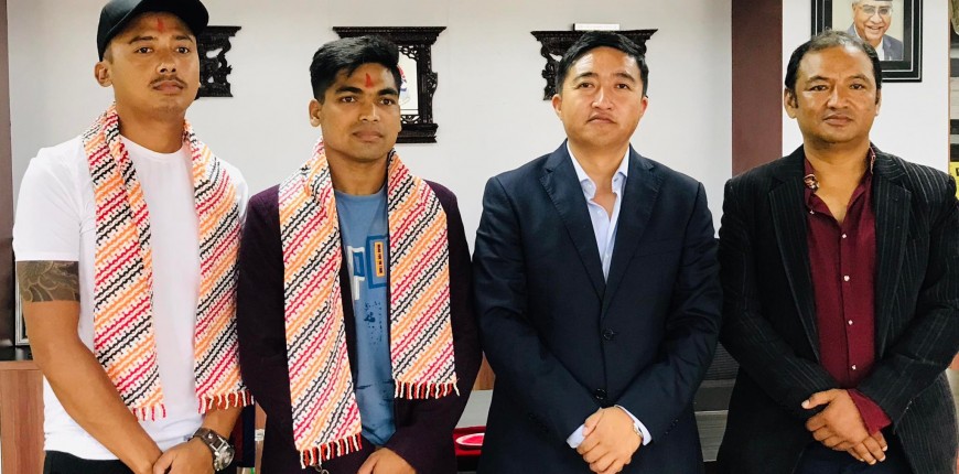 मुवाथाई खेलाडी रुचाल थाईल्याण्ड जाँदै