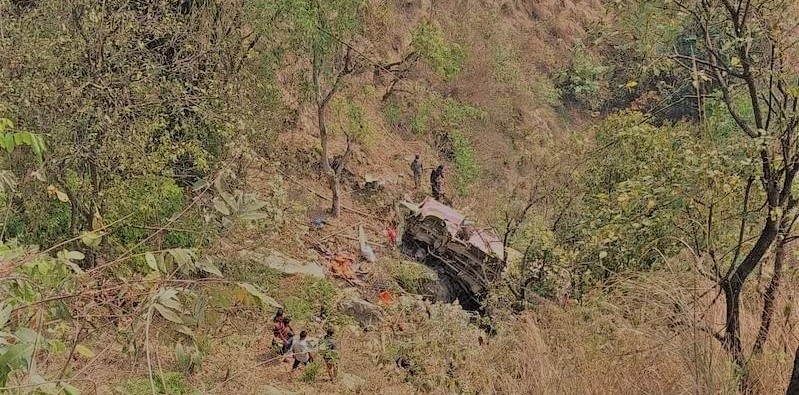 बागलुङमा रात्री बस दुर्घटना कम्तीमा ६ जनाको मृत्यु