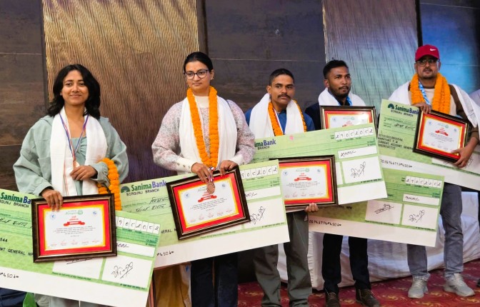 रेडियो नारायणीले गरेको समाचार वाचन प्रतियोगितामा माधव तिमिल्सिना प्रथम